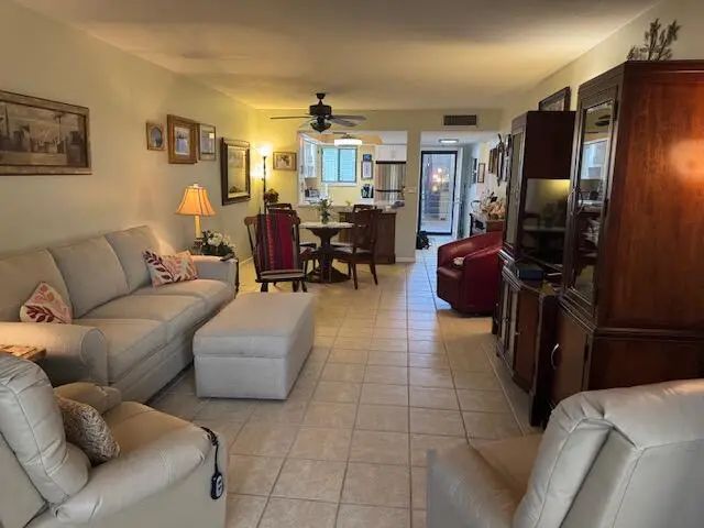 3154 Via Poinciana #115, Lake Worth