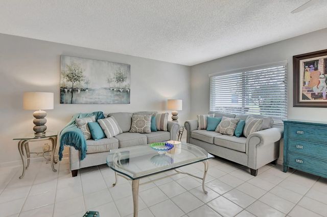 4 of 61 - 204 Burgundy E, Delray Beach, FL