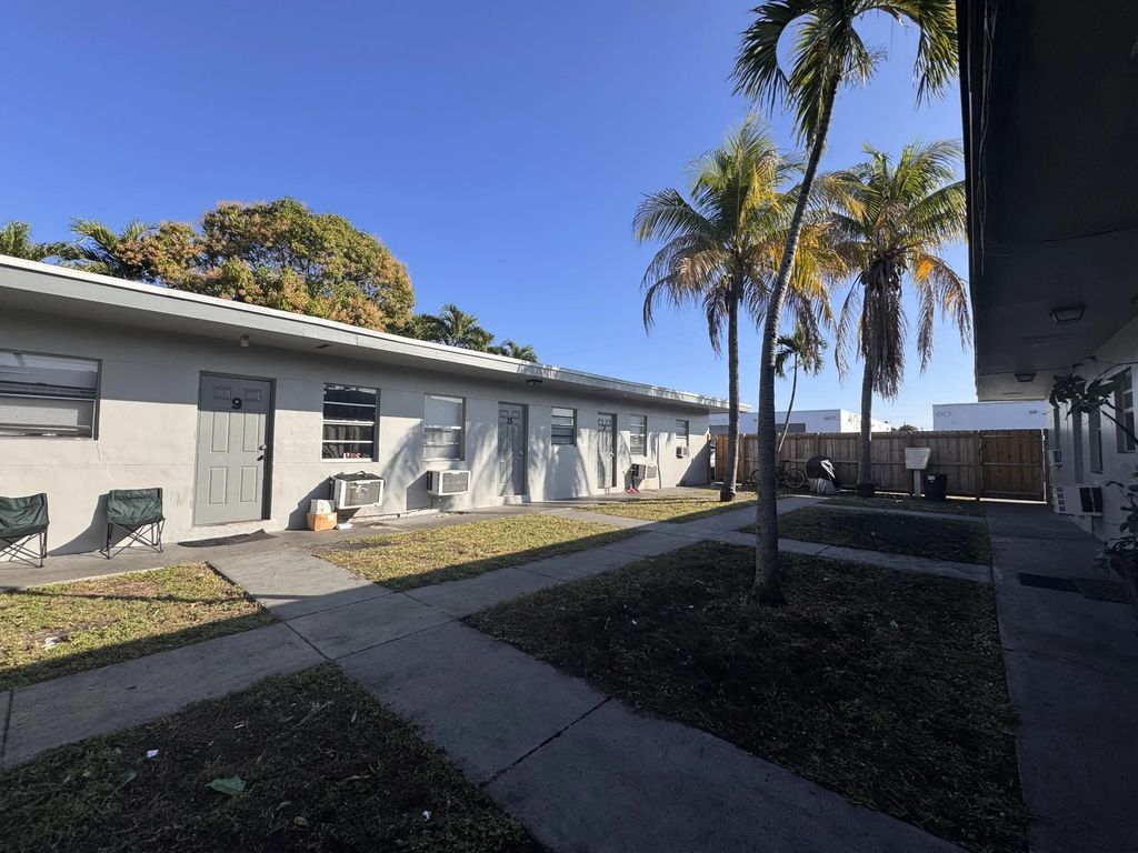 825 Nw 10th Terrace #13, Fort Lauderdale