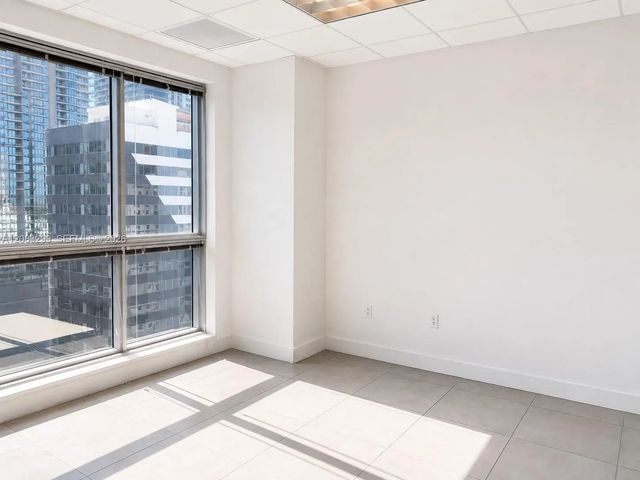 5 of 7 - 175 Sw 7th Street #1809, Miami, FL