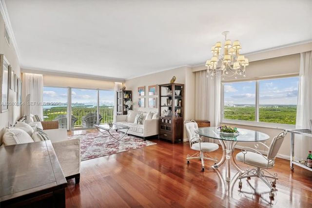 500 Bayview Drive #2122, Sunny Isles Beach