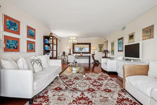 4 of 22 - 500 Bayview Drive #2122, Sunny Isles Beach, FL