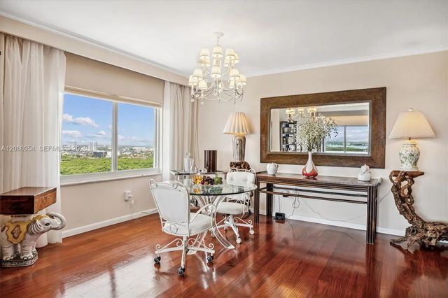 5 of 22 - 500 Bayview Drive #2122, Sunny Isles Beach, FL
