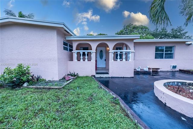 2 of 28 - 918 Nw 13th Court, Fort Lauderdale, FL