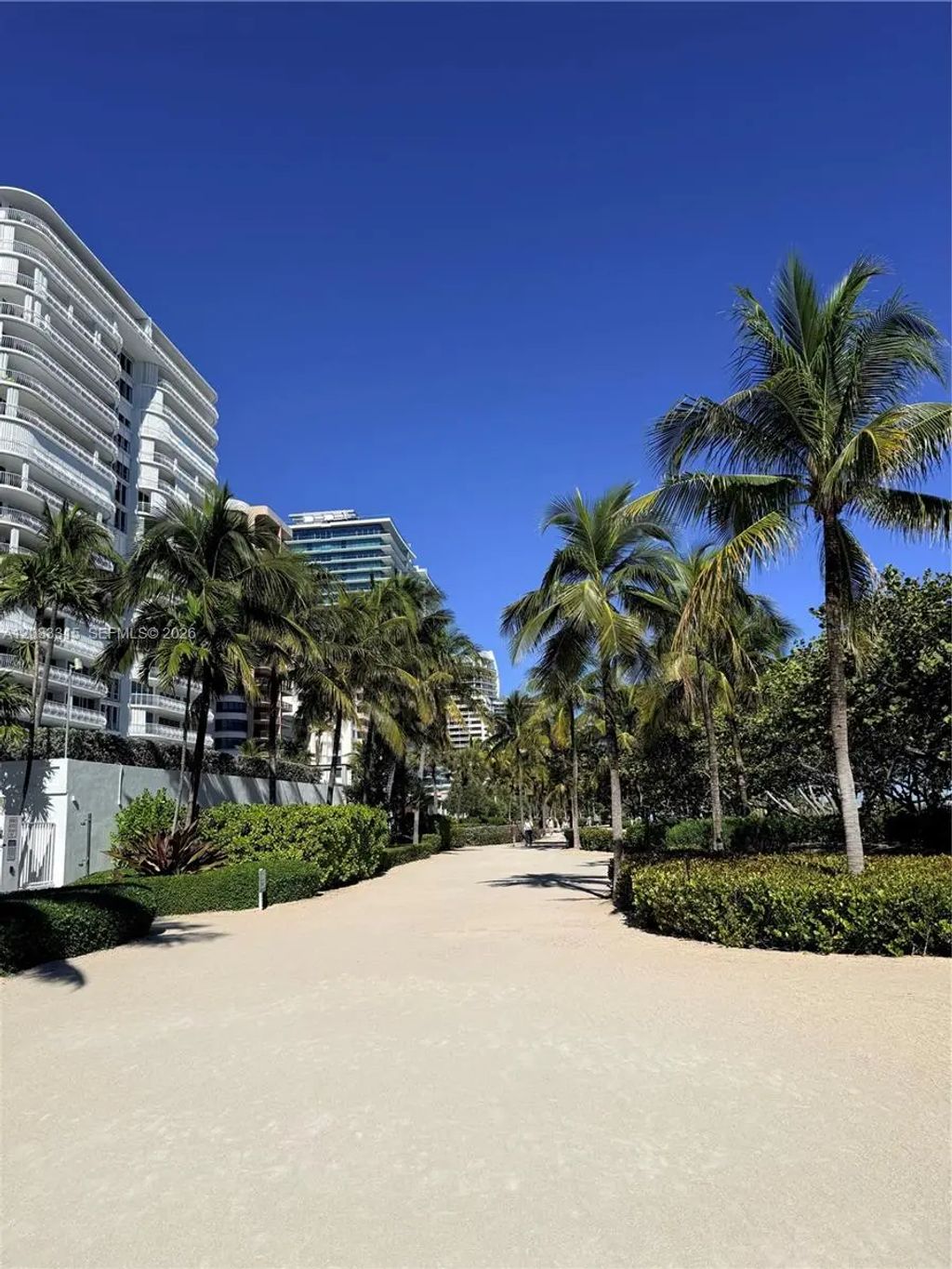 10185 E Collins Avenue #822, Bal Harbour