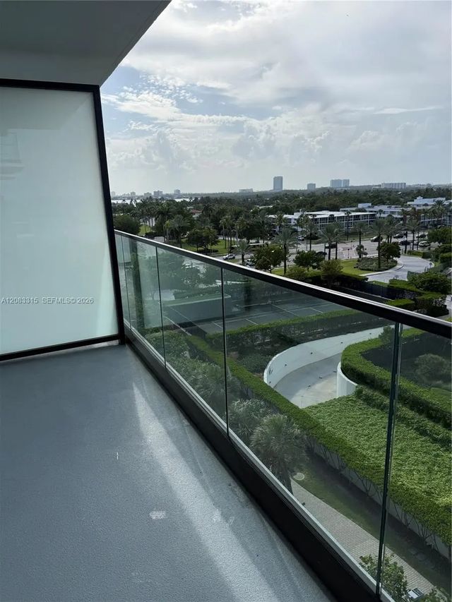 4 of 20 - 10185 E Collins Avenue #822, Bal Harbour, FL
