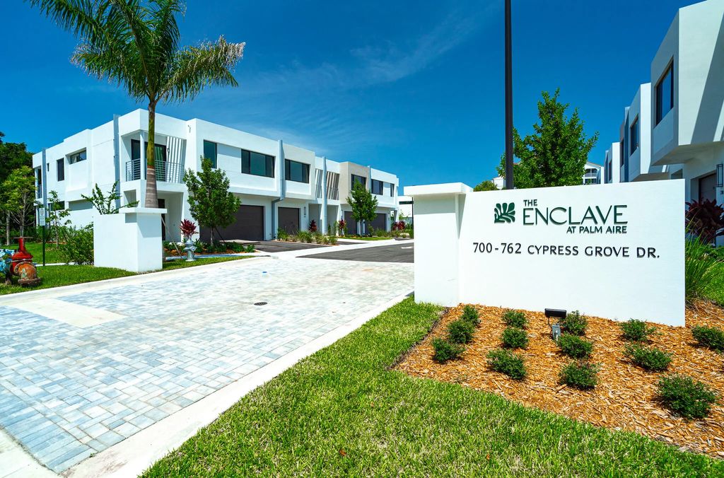 702 Cypress Grove Drive #702, Pompano Beach