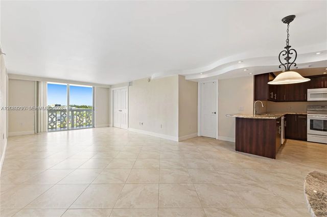 13155 Ixora Court #905, North Miami
