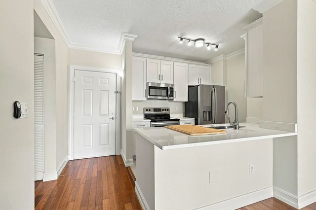 3 of 19 - 780 S Sapodilla Avenue #412, West Palm Beach, FL