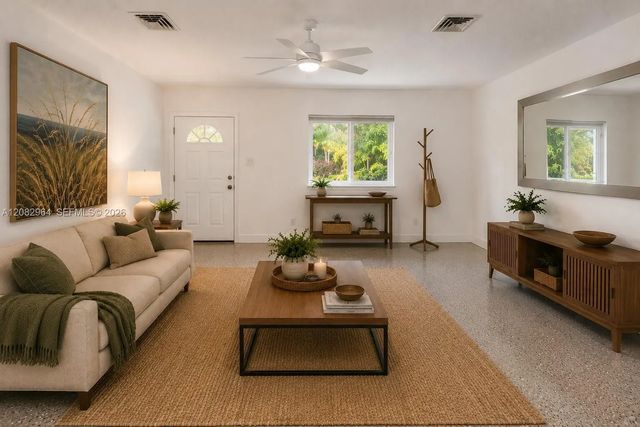 2 of 14 - 206 Ne 5th Avenue, Dania Beach, FL