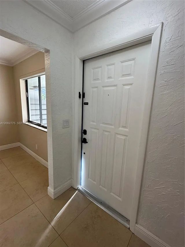 4 of 58 - 445 Lakeview Drive #1, Weston, FL