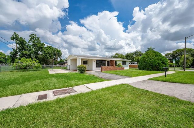 2 of 34 - 955 Nw 15th Street, Homestead, FL