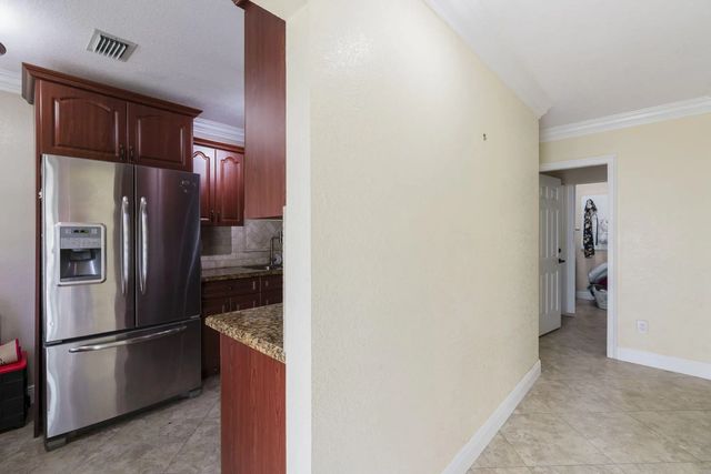 5 of 34 - 4917 Luqui Court, West Palm Beach, FL