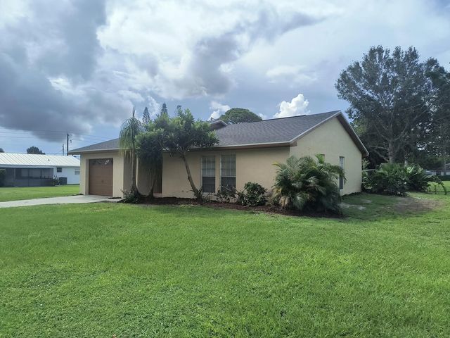 2 of 26 - 6903 Coquina Avenue, Fort Pierce, FL