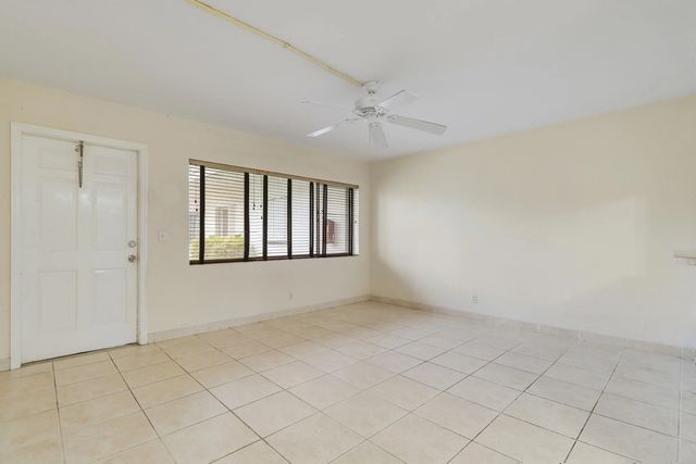 5 of 35 - 3040 Lake Osborne Drive #109, Lake Worth Beach, FL