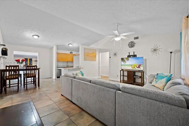3 of 14 - 6015 Raintree, Fort Pierce, FL