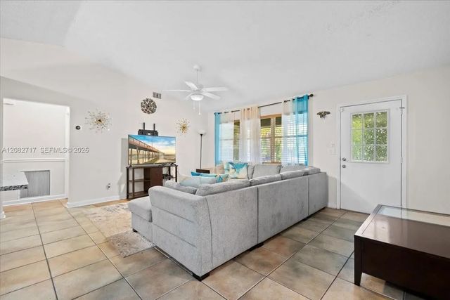 4 of 14 - 6015 Raintree, Fort Pierce, FL