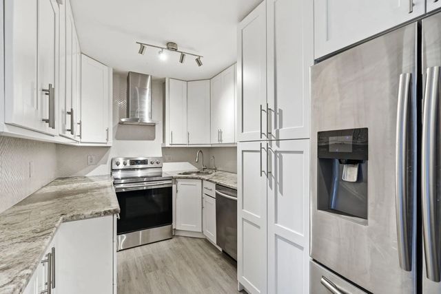 5 of 45 - 1104 Green Pine Boulevard #g1, West Palm Beach, FL
