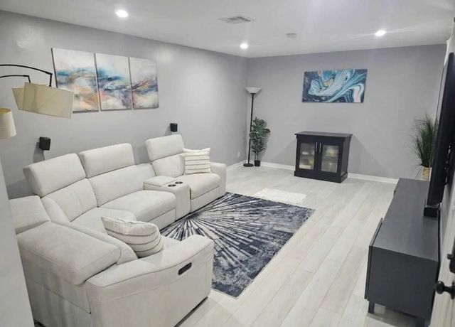 2492 Nw 99th Avenue, Coral Springs