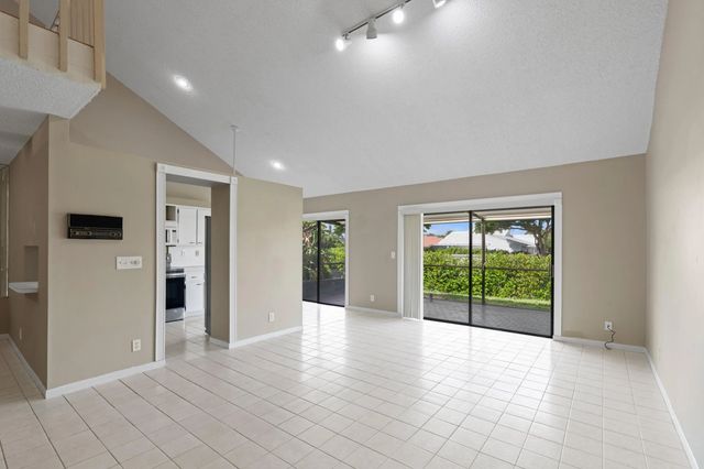4 of 40 - 6850 Nw 2nd Avenue #16, Boca Raton, FL