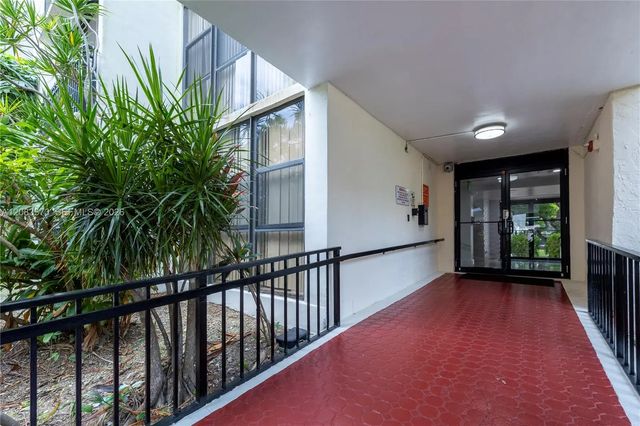 4 of 24 - 17011 N Bay Road #716, Sunny Isles Beach, FL