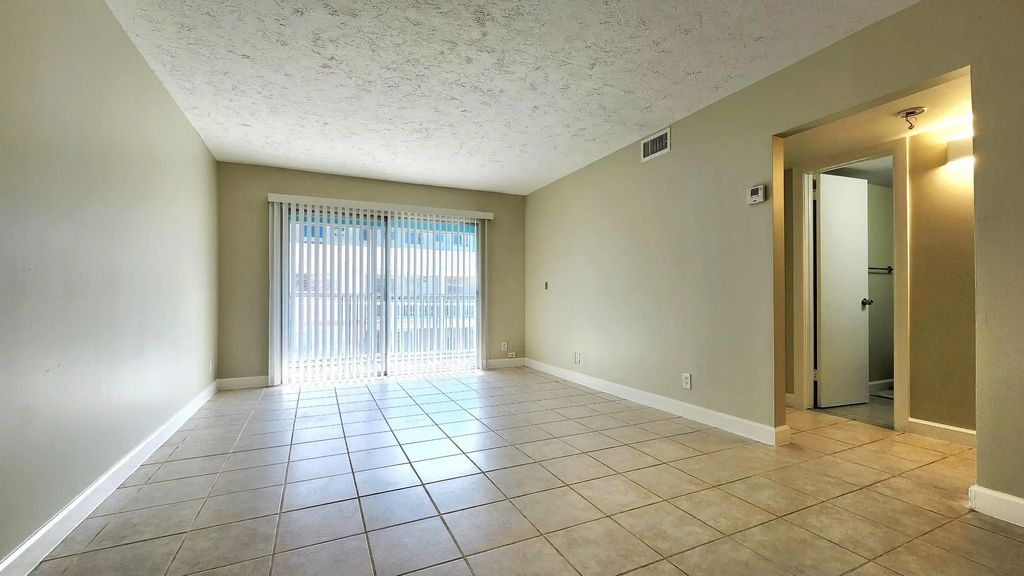 1501 Crescent Circle #d36, Lake Park