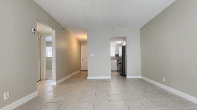 2 of 16 - 1501 Crescent Circle #d36, Lake Park, FL