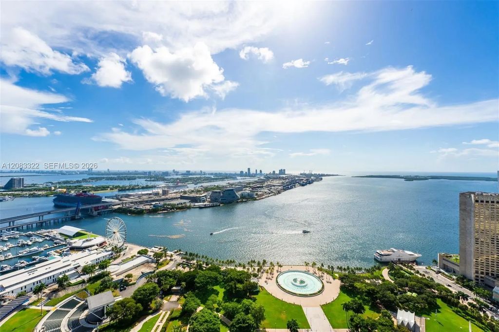 50 Biscayne Boulevard #4704, Miami