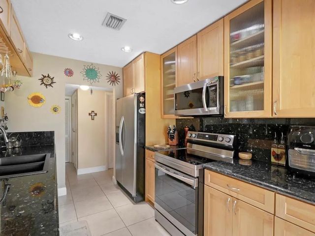 2 of 28 - 5107 Bayberry Lane, Tamarac, FL
