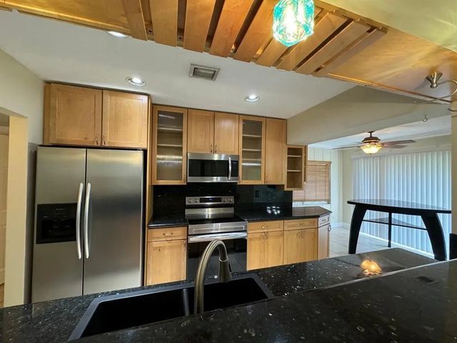 4 of 28 - 5107 Bayberry Lane, Tamarac, FL