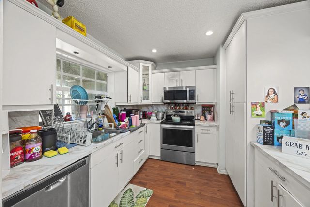 4 of 38 - 10975 Nw 27th Place, Sunrise, FL