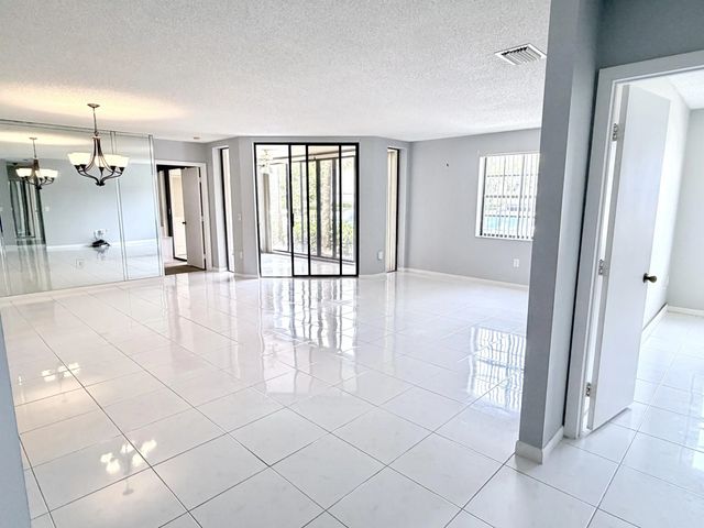 4 of 26 - 5136 Floria Drive #g, Boynton Beach, FL