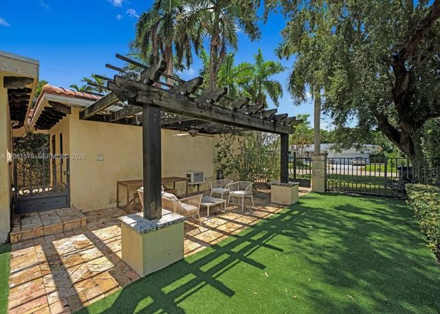 5 of 28 - 9204 Ne 10th Avenue, Miami Shores, FL
