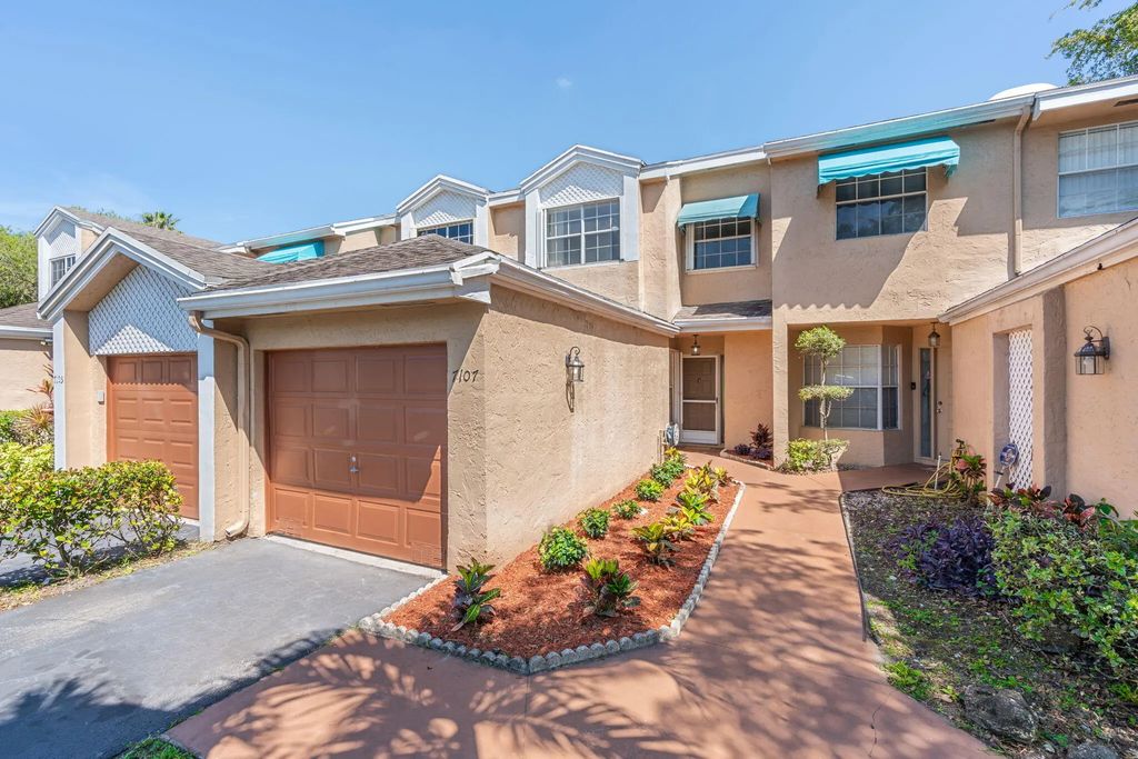 7107 Woodmont Way, Tamarac