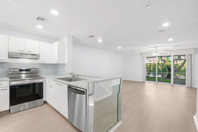 4 of 40 - 7107 Woodmont Way, Tamarac, FL