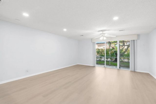 5 of 40 - 7107 Woodmont Way, Tamarac, FL