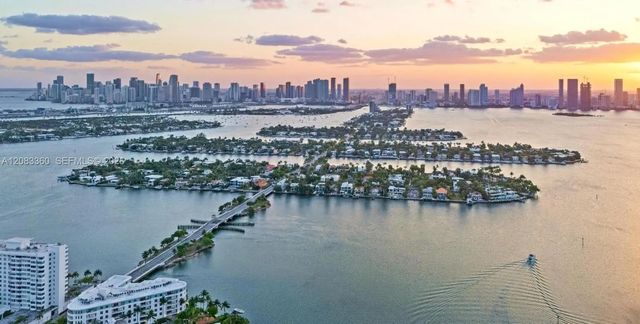 2 of 12 - 1421 N Venetian Way, Miami, FL