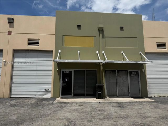 10601 Nw 122nd Street #8, Medley