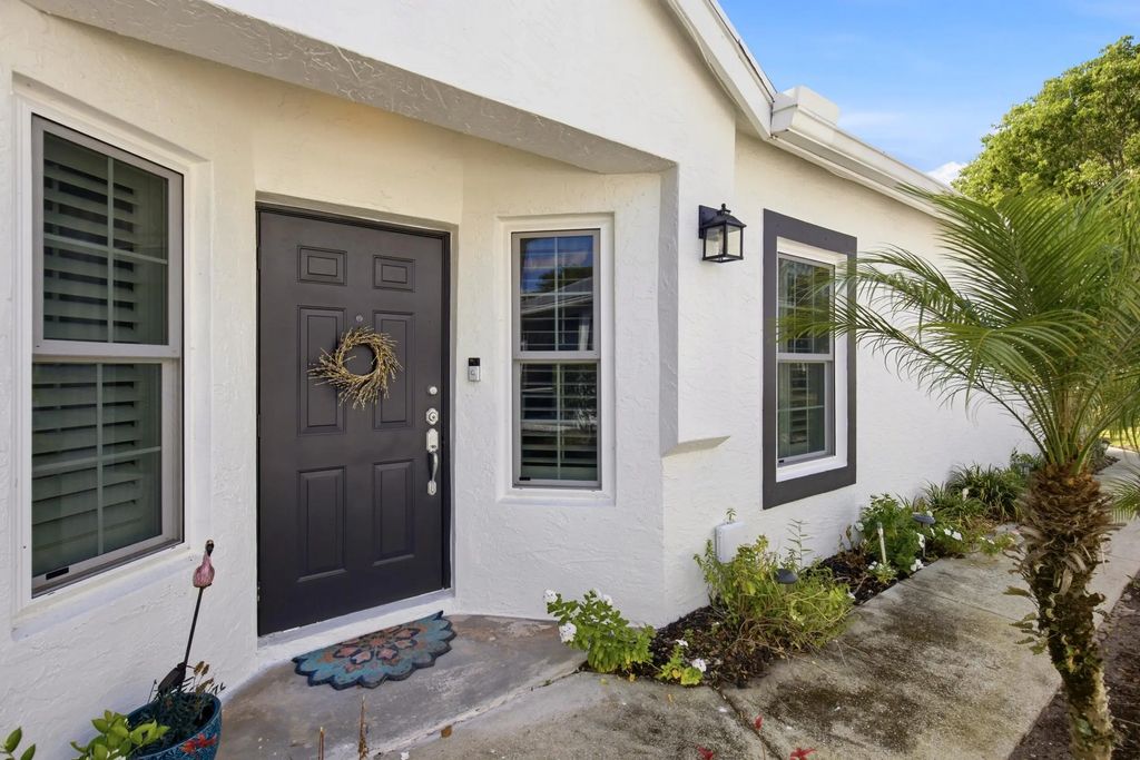 10725 Pelican Drive, Wellington