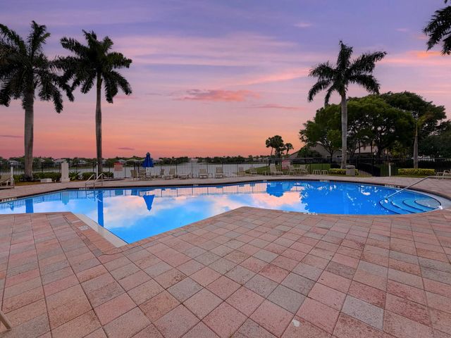 2 of 39 - 10725 Pelican Drive, Wellington, FL