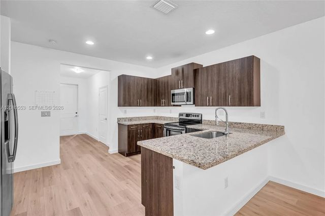 5 of 41 - 1426 Se 24th Terrace, Homestead, FL