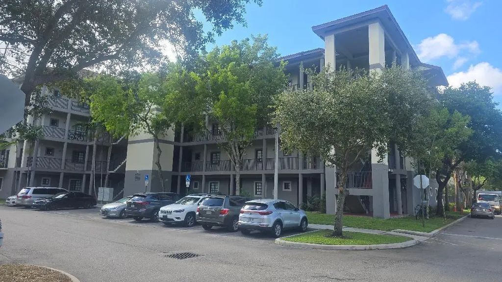 2851 Riverside Drive #303-n, Coral Springs