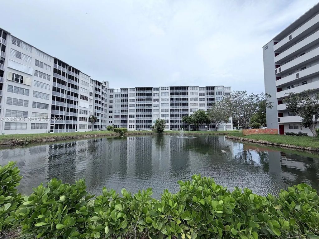 1780 Ne 191st Street #712-2, Miami