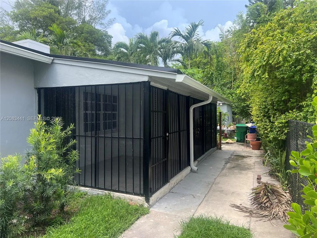 445-47 Ne 69th Street ##b, Miami