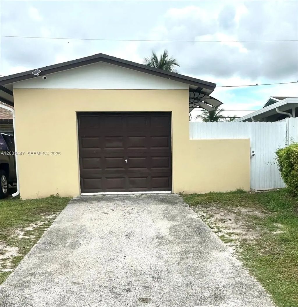 20221 Sw 115th Avenue #1, Miami