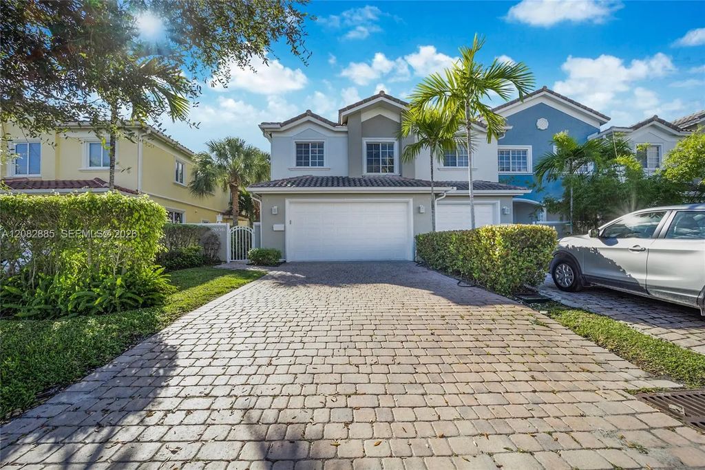 2656 Ne 30th Place, Fort Lauderdale