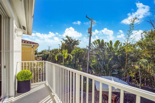 4 of 17 - 2656 Ne 30th Place, Fort Lauderdale, FL