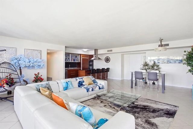 2 of 38 - 1850 S Ocean Drive #2305, Hallandale Beach, FL