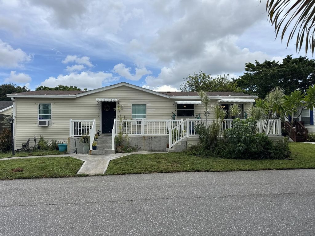 2555 Pga Boulevard #305, Palm Beach Gardens