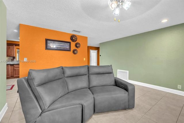 4 of 35 - 2351 Nw 60th Terrace, Sunrise, FL